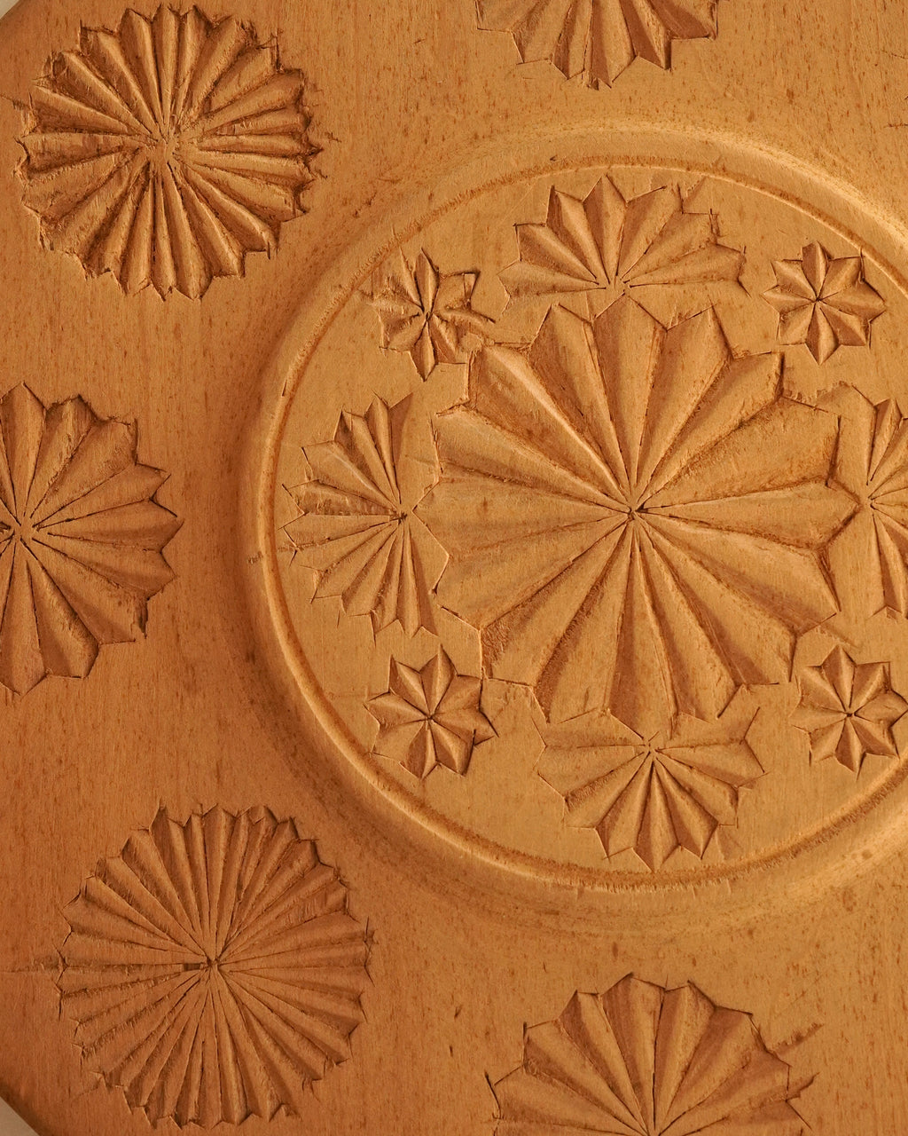 Tramp art carved wood tray/wall hanging