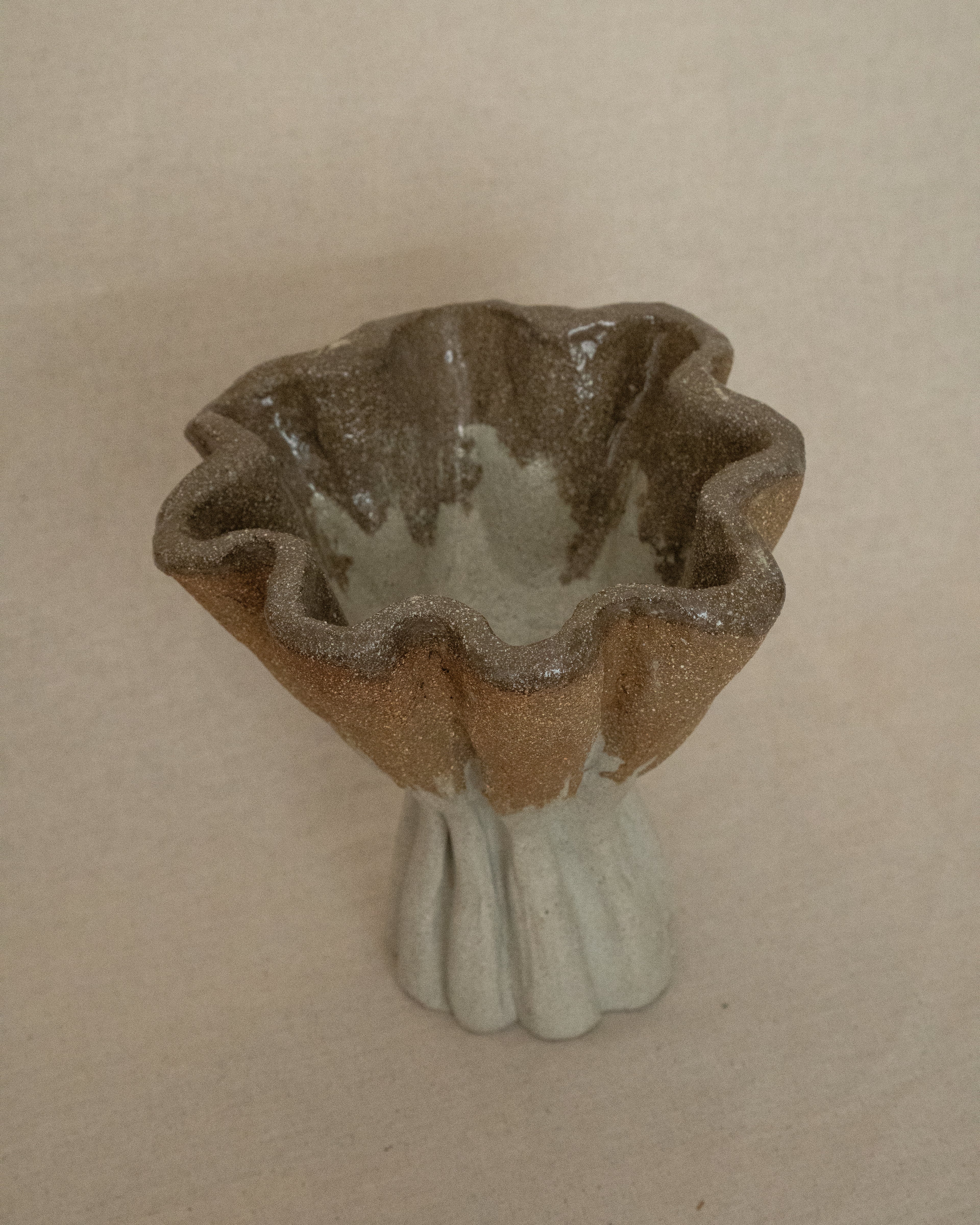 Ceramic raised vase