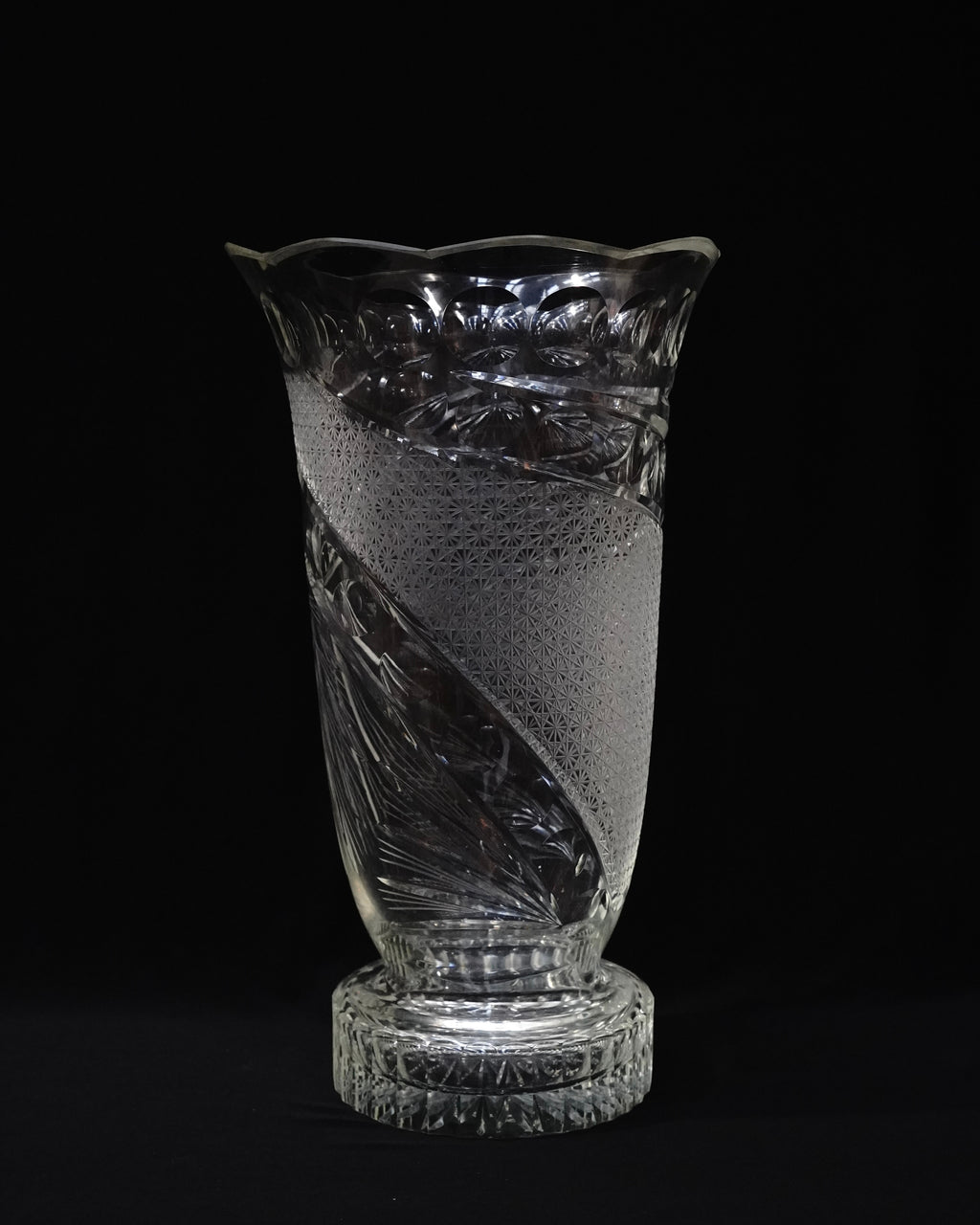 Large crystal vase with polka dot etchings