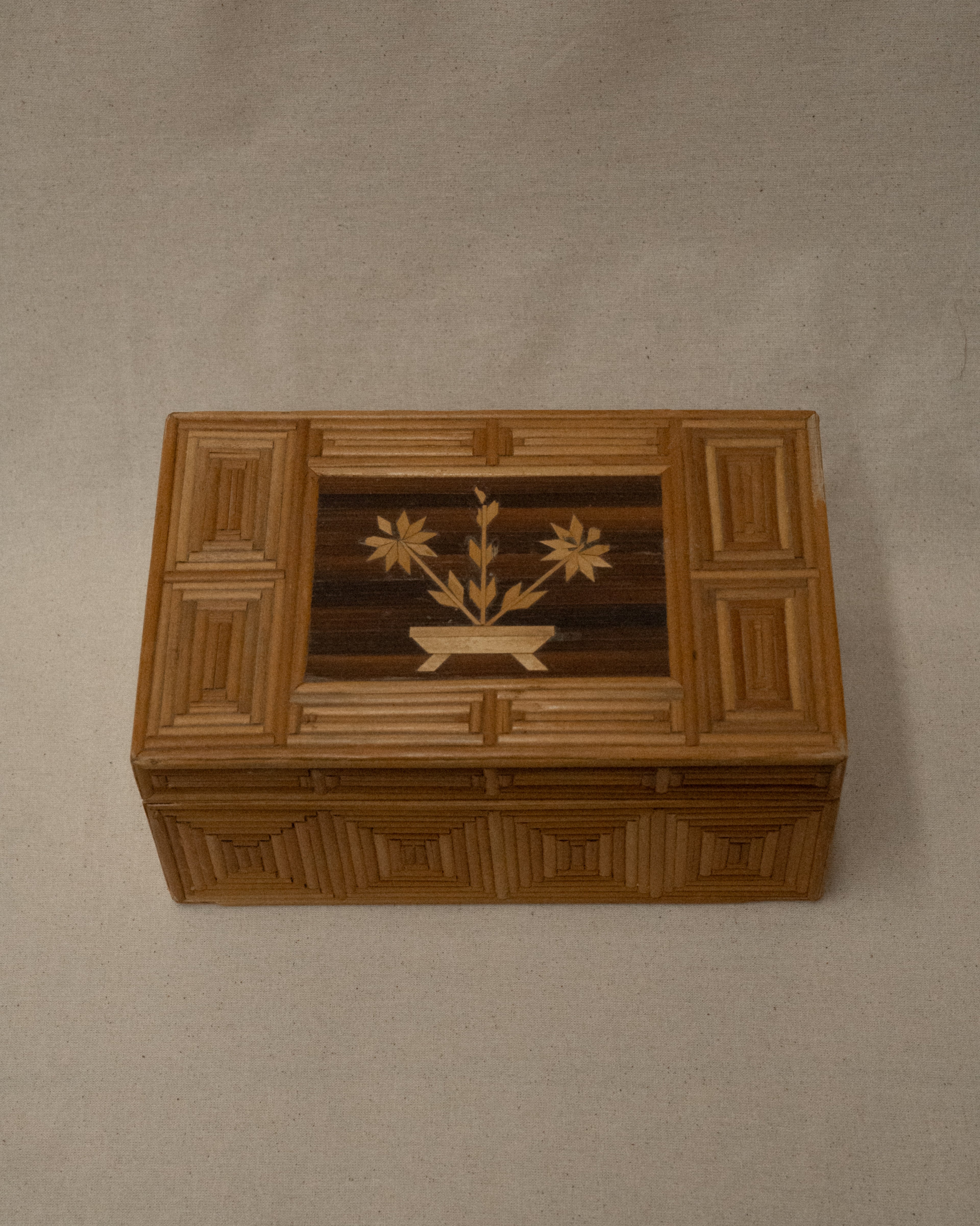 Bamboo geometric pattern trinket box container