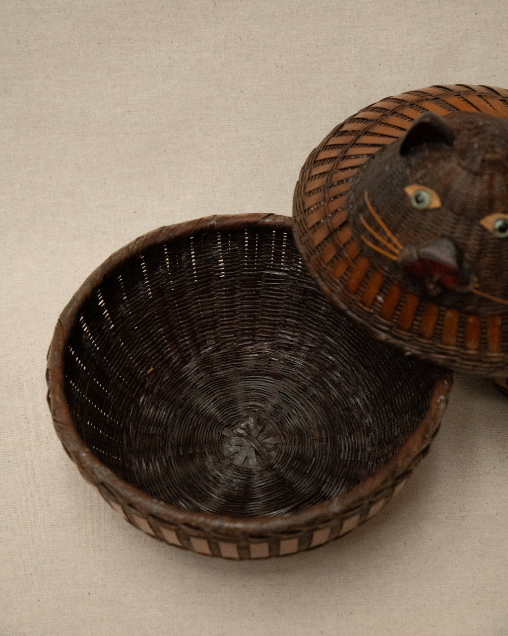 Pair of wicker cat baskets that fit into each other