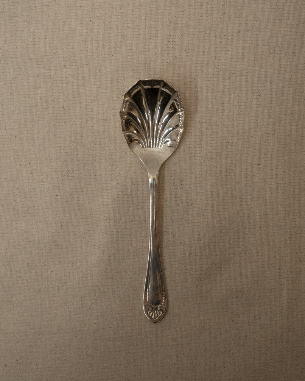 Set of 5 shell shaped silver plated dessert spoons