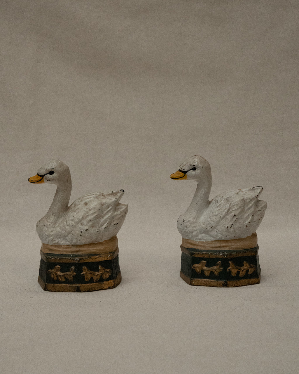 Cast iron metal swan bookends