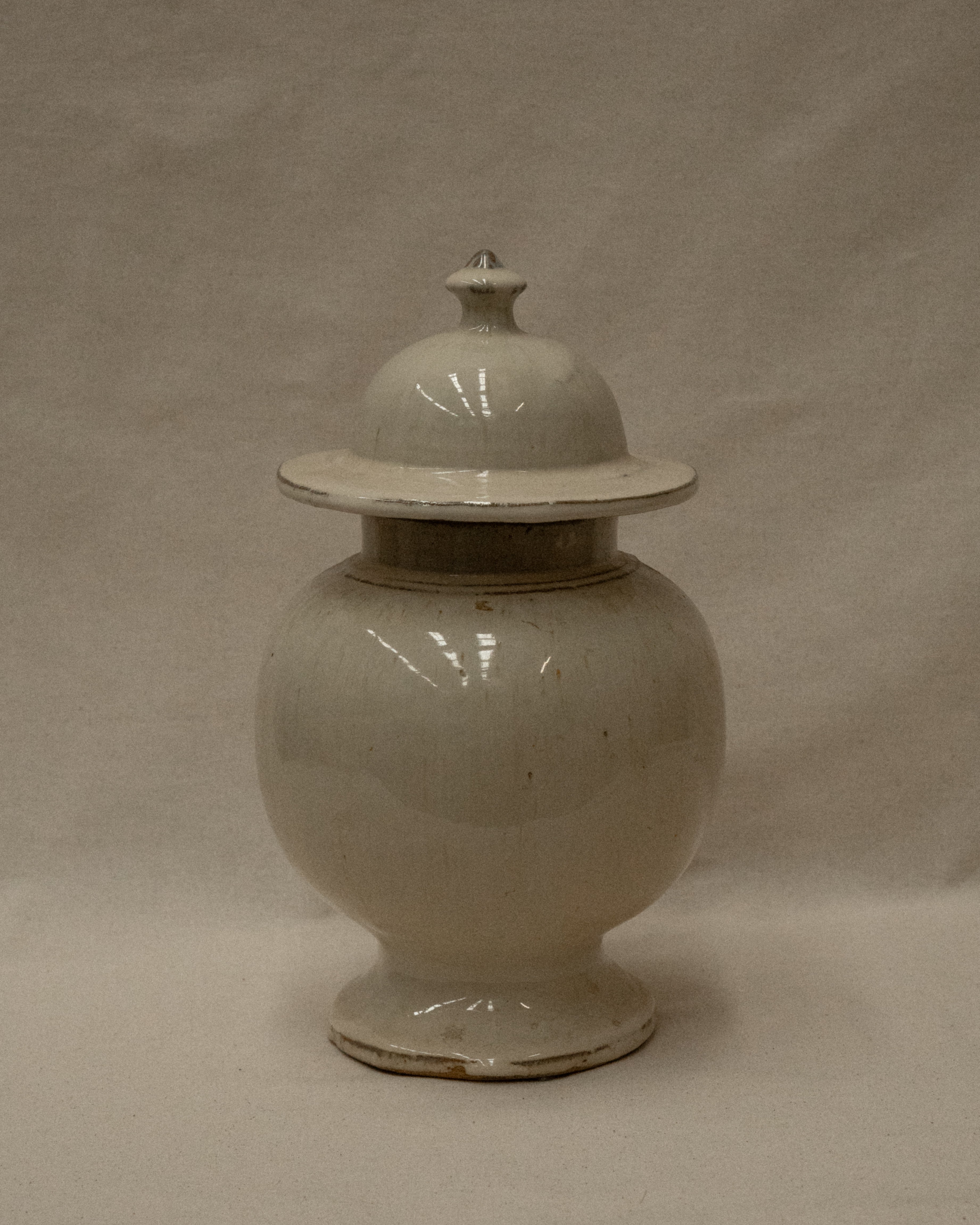 Off white chinese ceramic jar with lid
