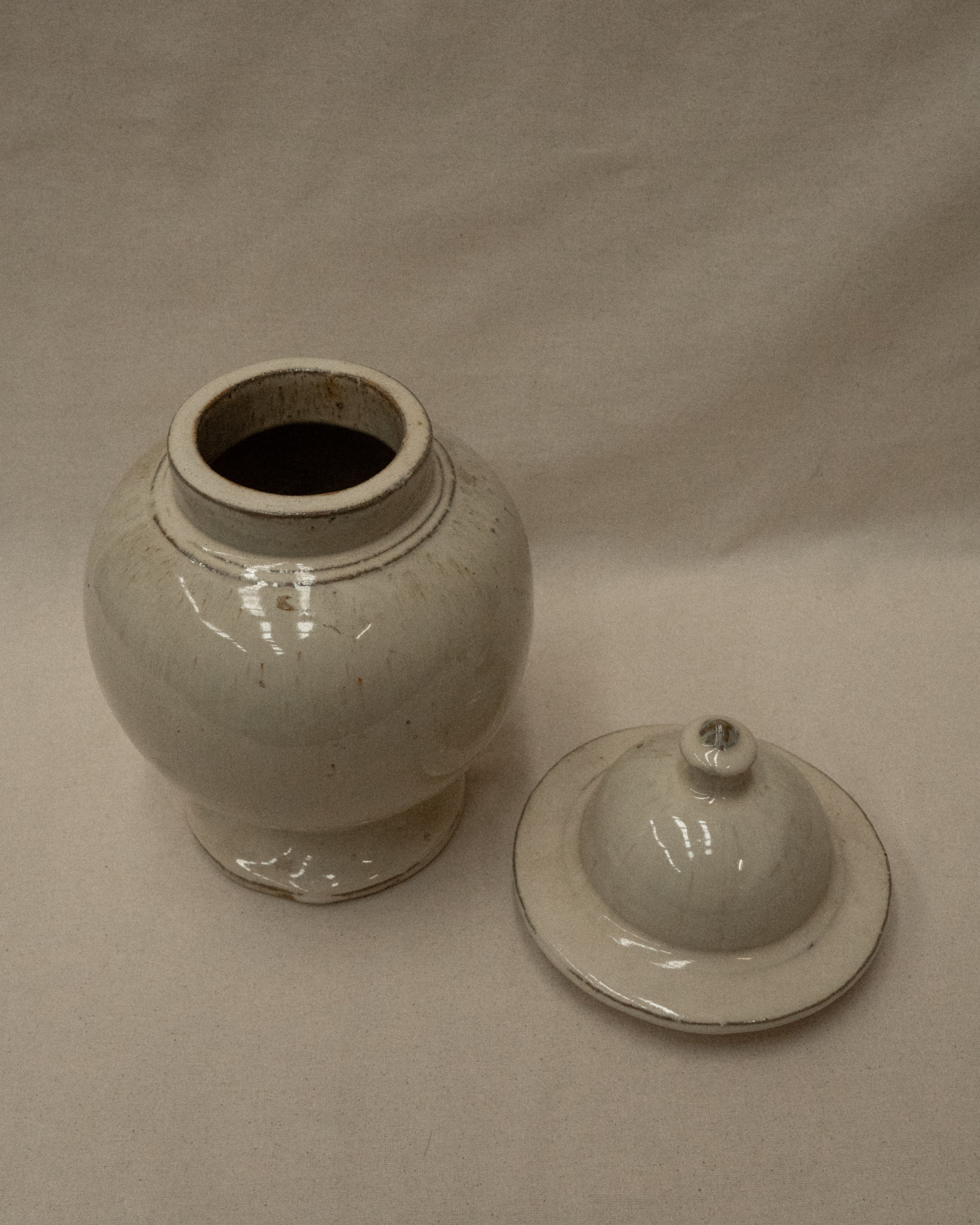 Off white chinese ceramic jar with lid