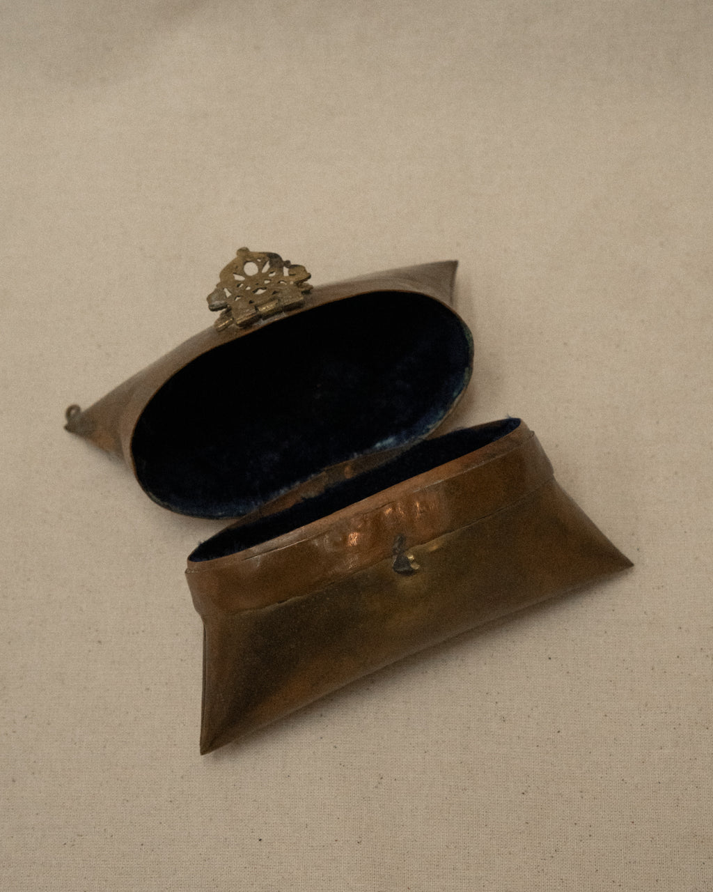Pillow bag made of brass and copper, lined with original velvet