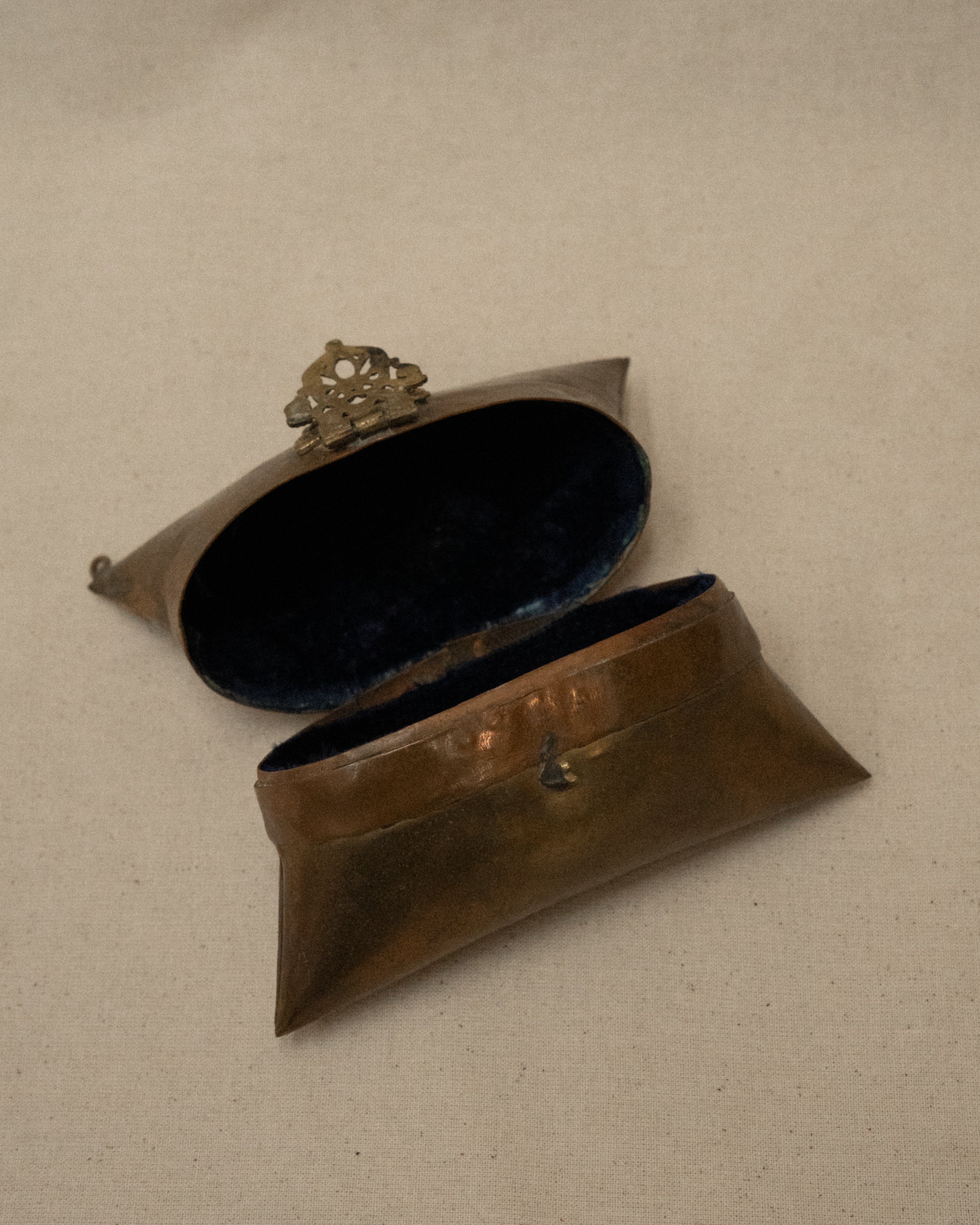 Pillow bag made of brass and copper, lined with original velvet