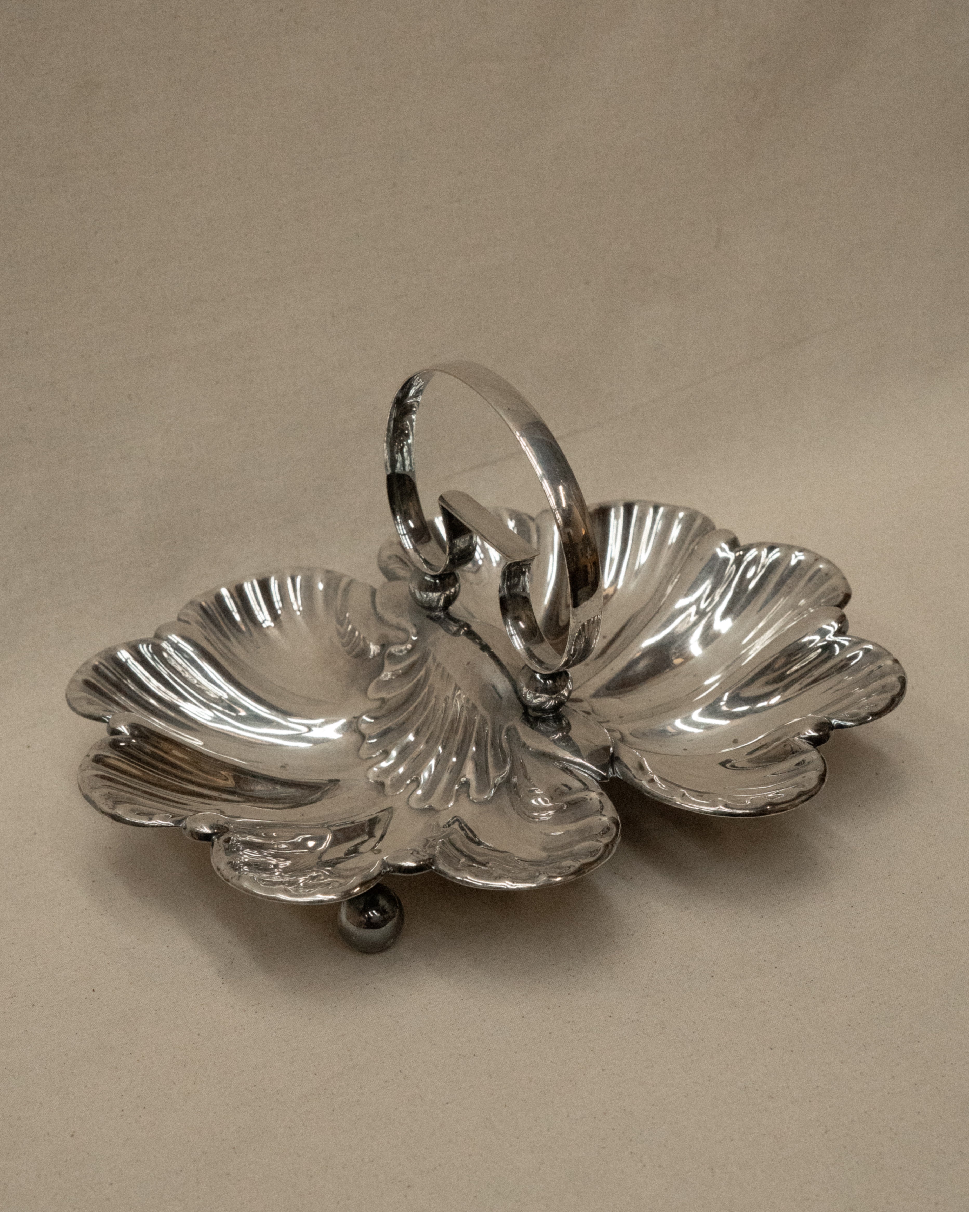 Silver plated scalloped dual tray with handle