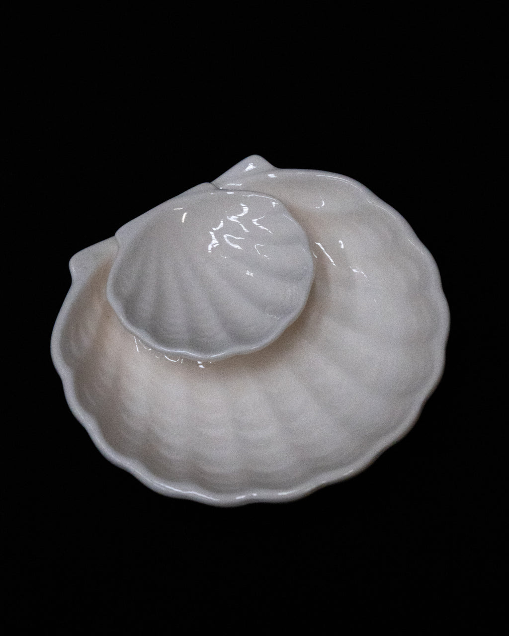 White ceramic shell double dish, Made in Japan