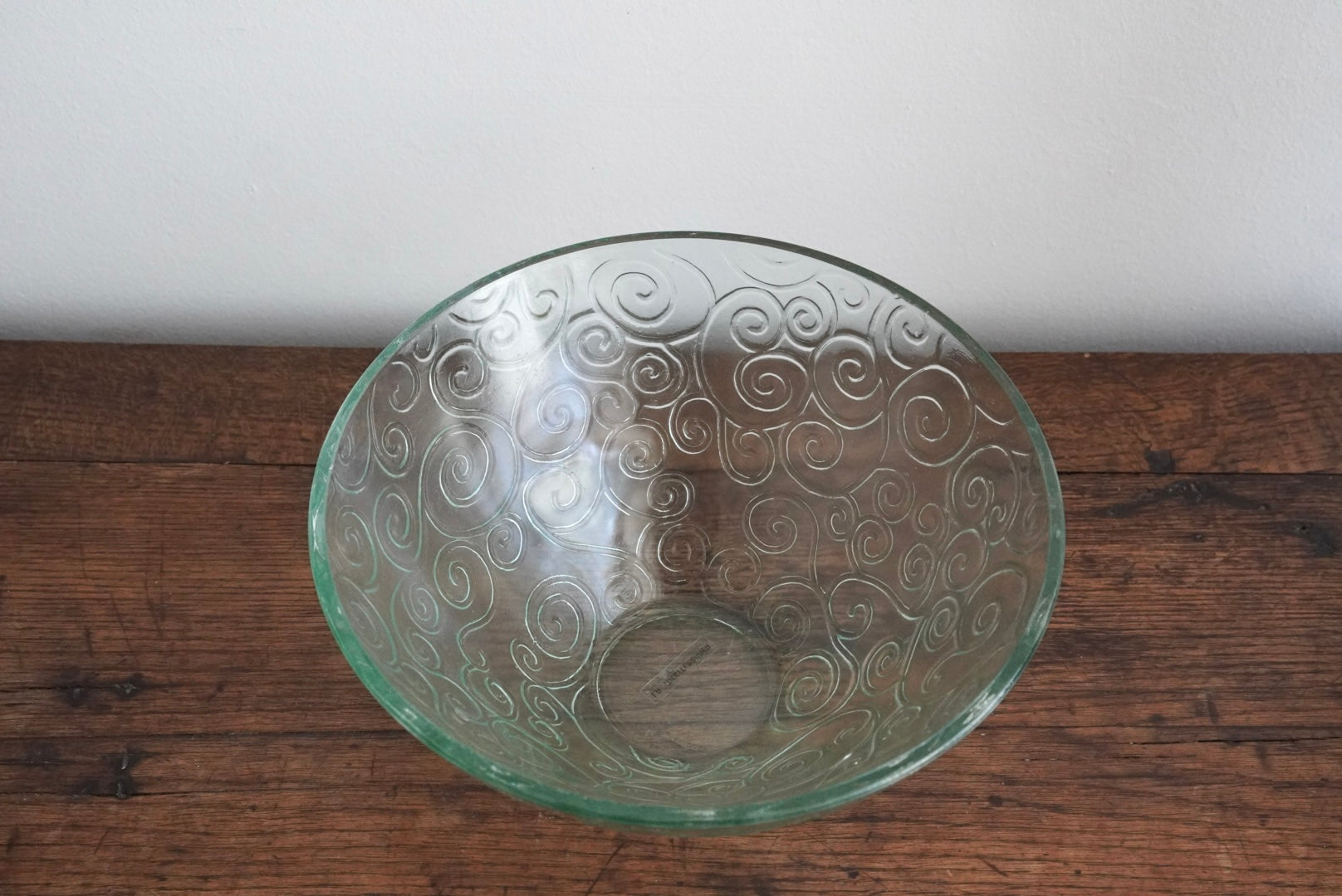 Spiral serving bowl made of recycled glass (Made in Spain)