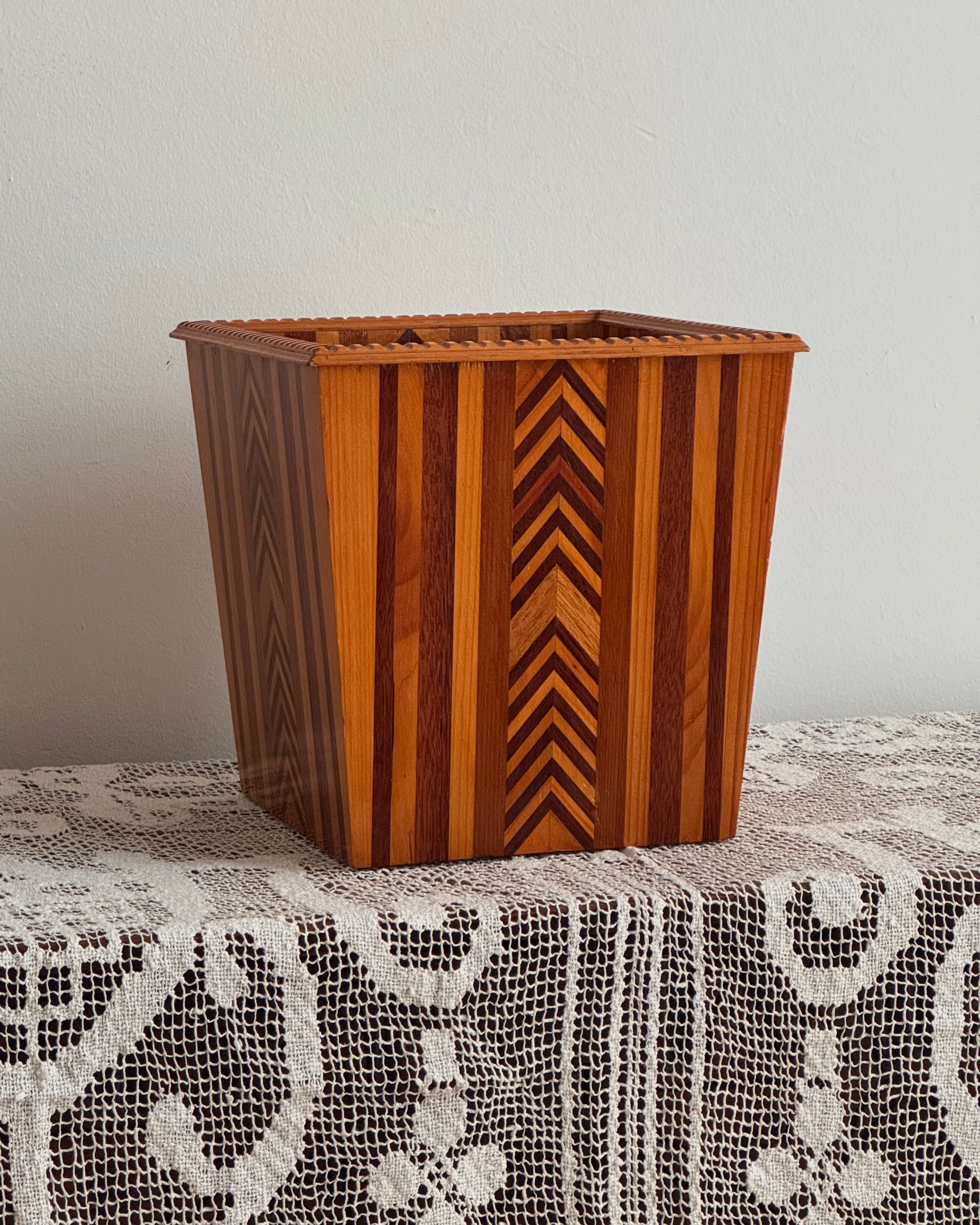 Wood inlay container