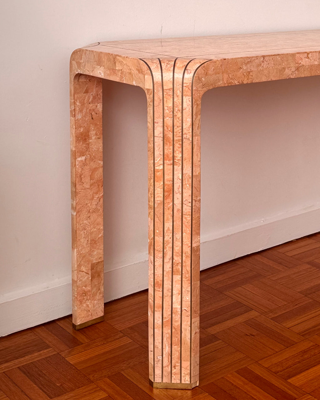 Maitland Smith 1980s tessalated marble in pinkish hue console/desk table with bronze details