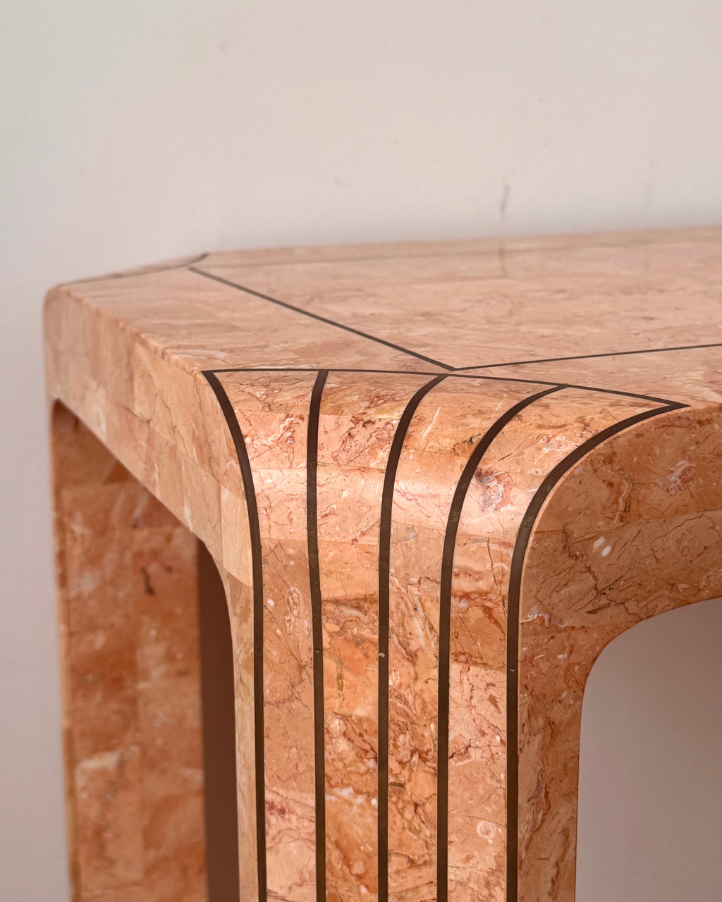 Maitland Smith 1980s tessalated marble in pinkish hue console/desk table with bronze details