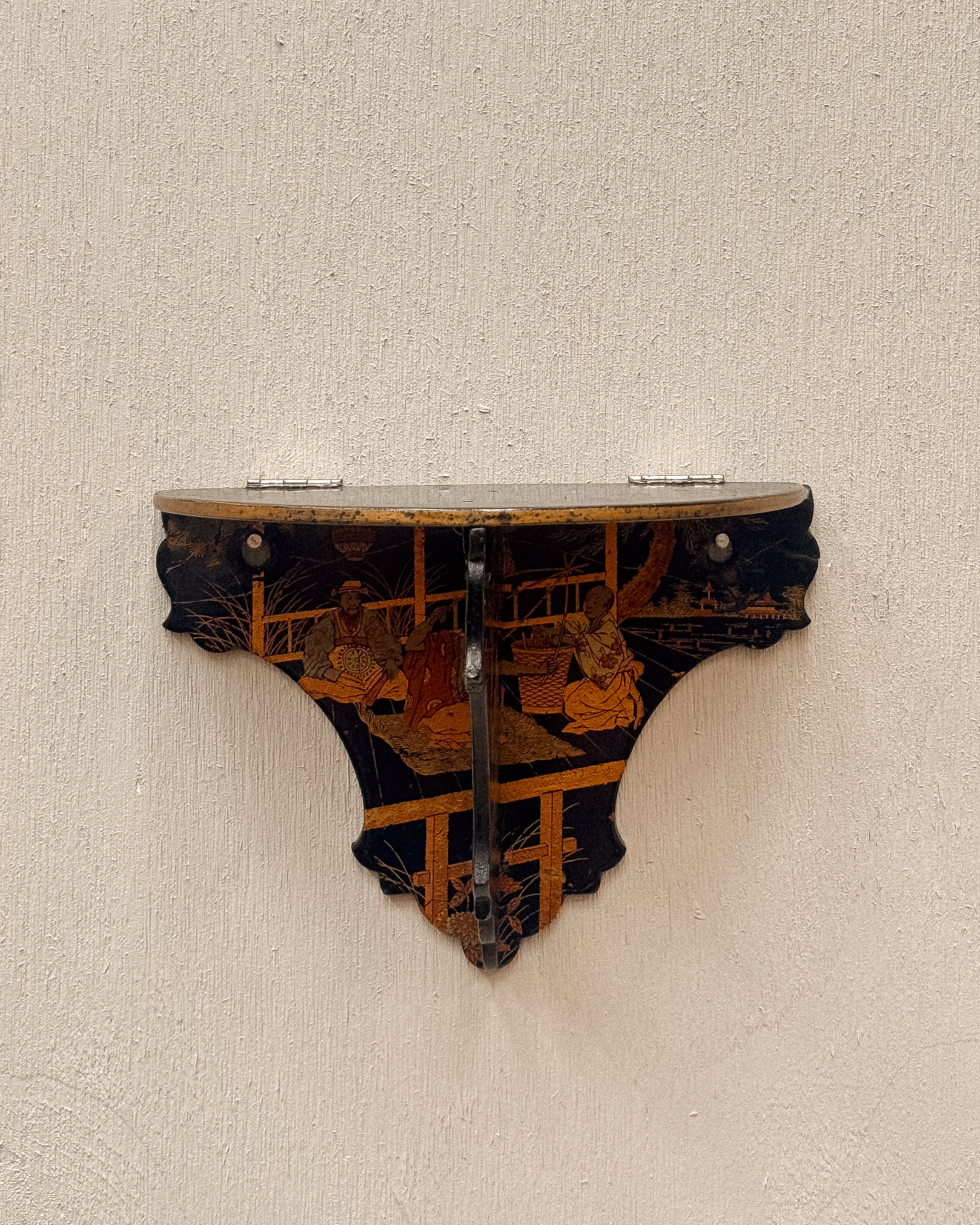 Chinoiserie wall shelf, likely 19th - 20th century