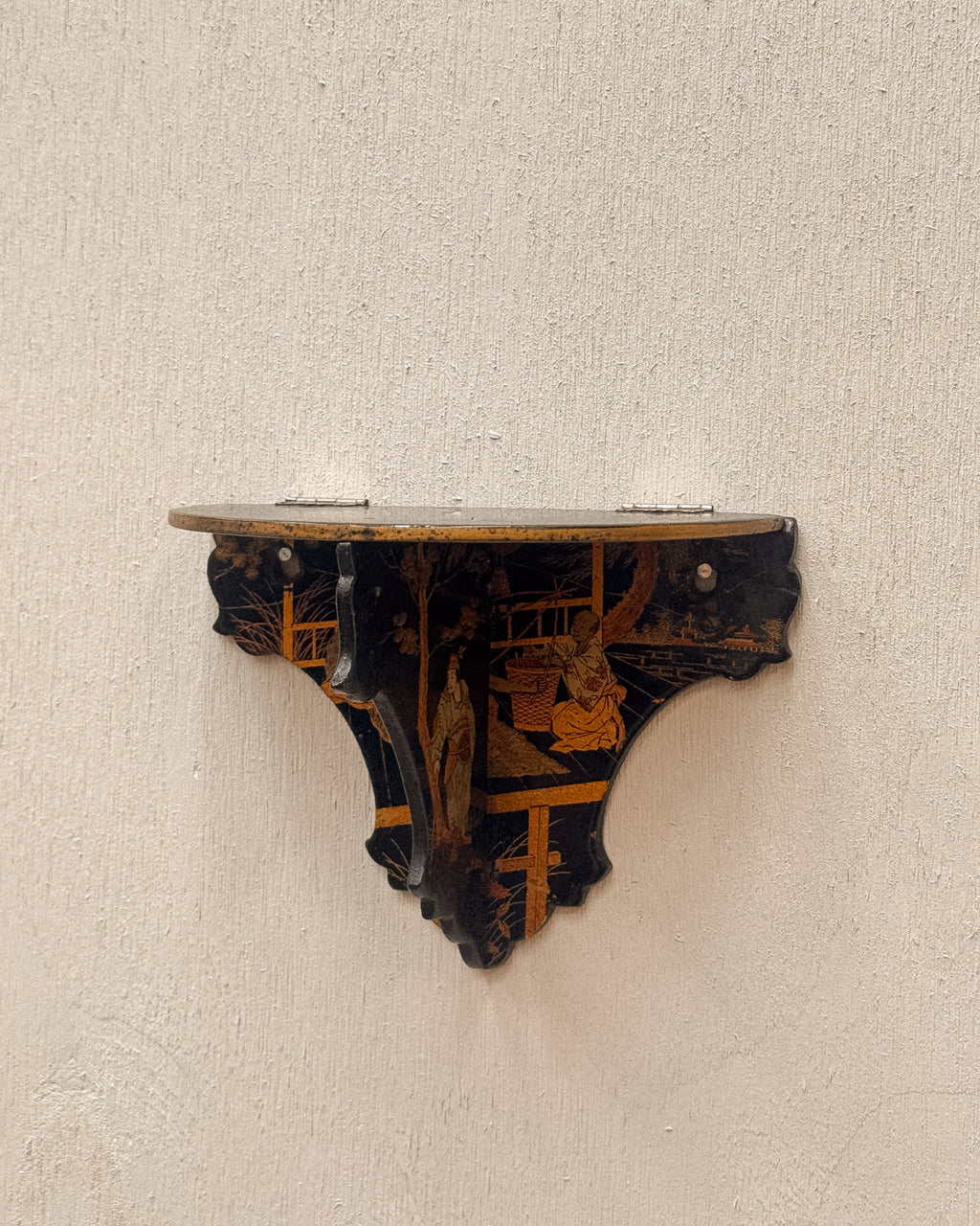 Chinoiserie wall shelf, likely 19th - 20th century